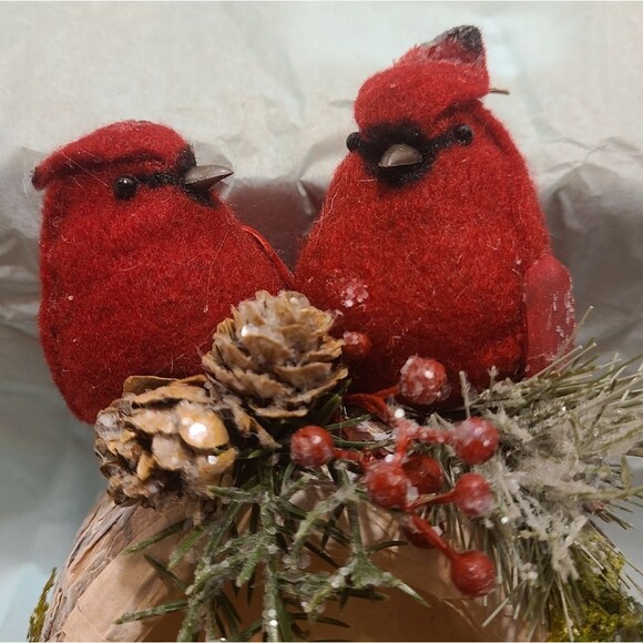 6" Holiday Decor w/Cardinals on Faux Log - Picture 5 of 5